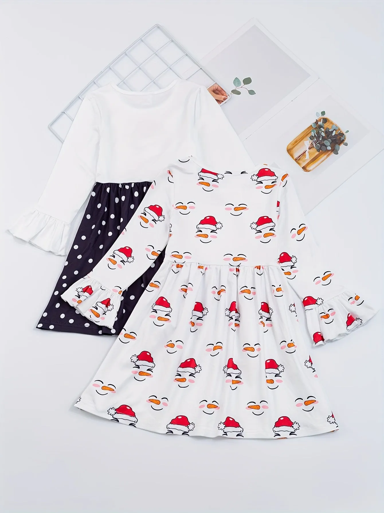 2-Piece Festive Girls' Christmas Outfit - Splicing Polka Dot Print Flare Sleeve Dress & Snowman Print Crew Neck Dress - Holiday, Fall, Kids' Clothing Set for Girls