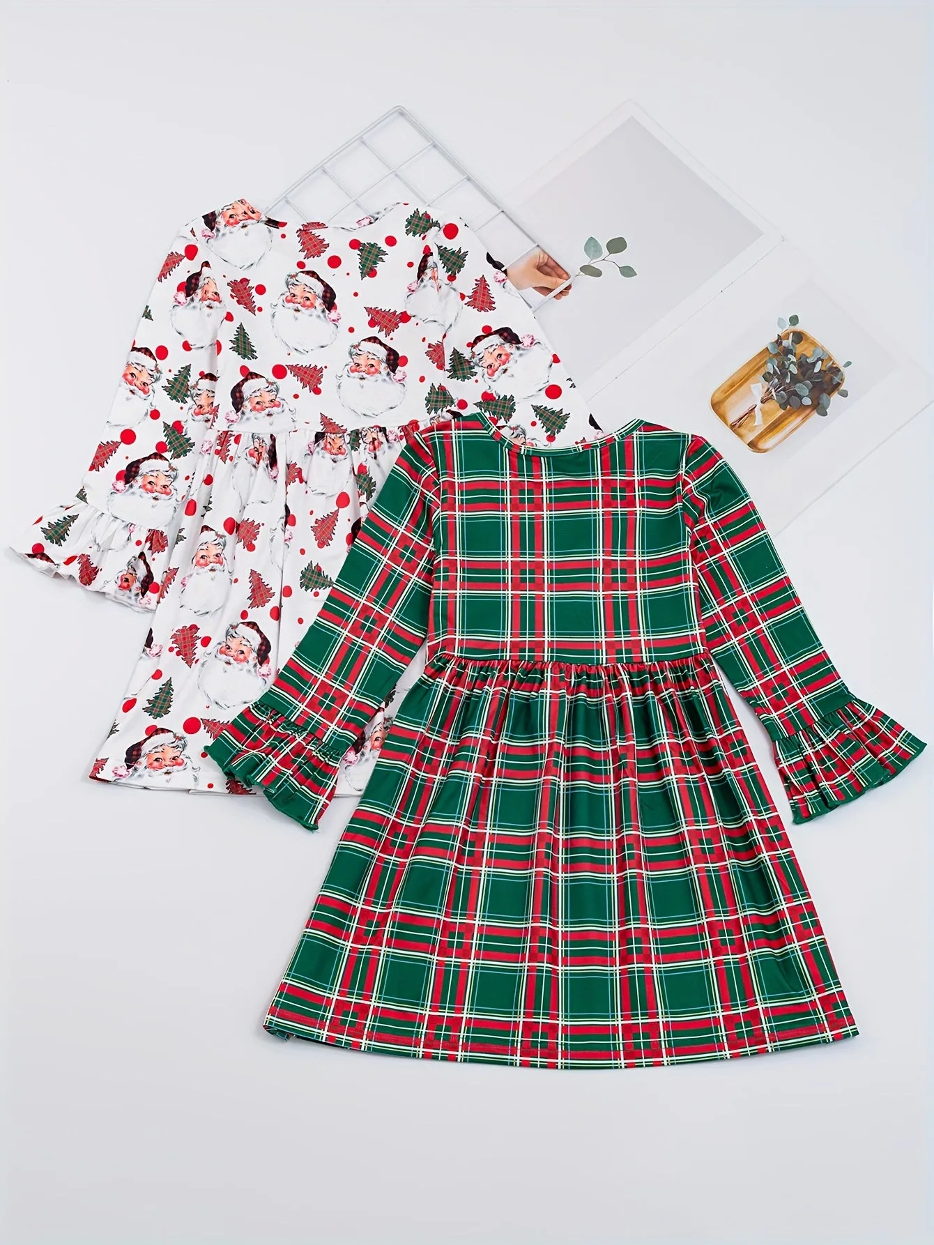 2-Piece Festive Girls' Christmas Outfit - Splicing Polka Dot Print Flare Sleeve Dress & Snowman Print Crew Neck Dress - Holiday, Fall, Kids' Clothing Set for Girls