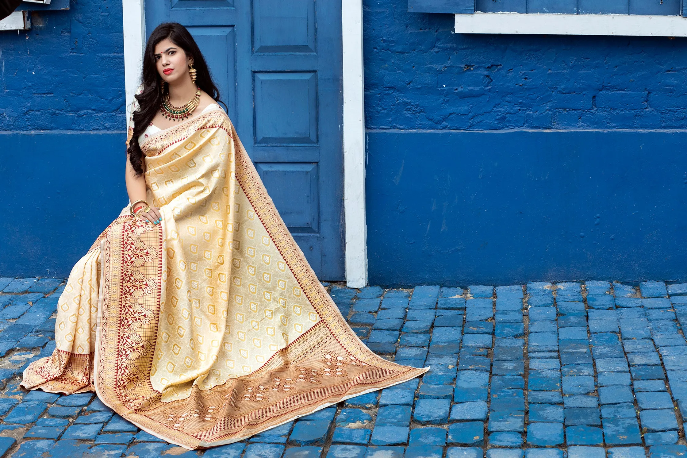 Arresting Off-White Colored Festive Wear Woven Banarasi Silk Saree