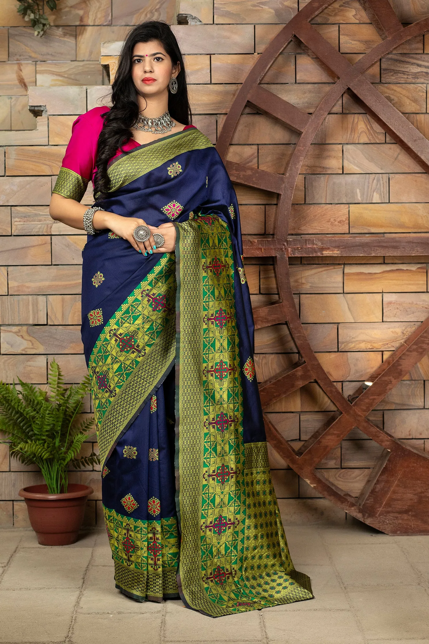 Blue Banarasi Silk Traditional Saree With Blouse Piece