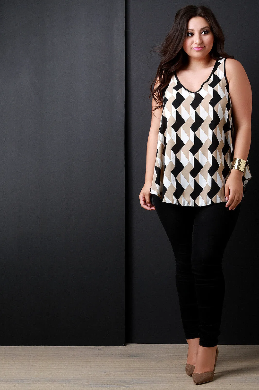 Contrast Geo Pattern V-Neck Top