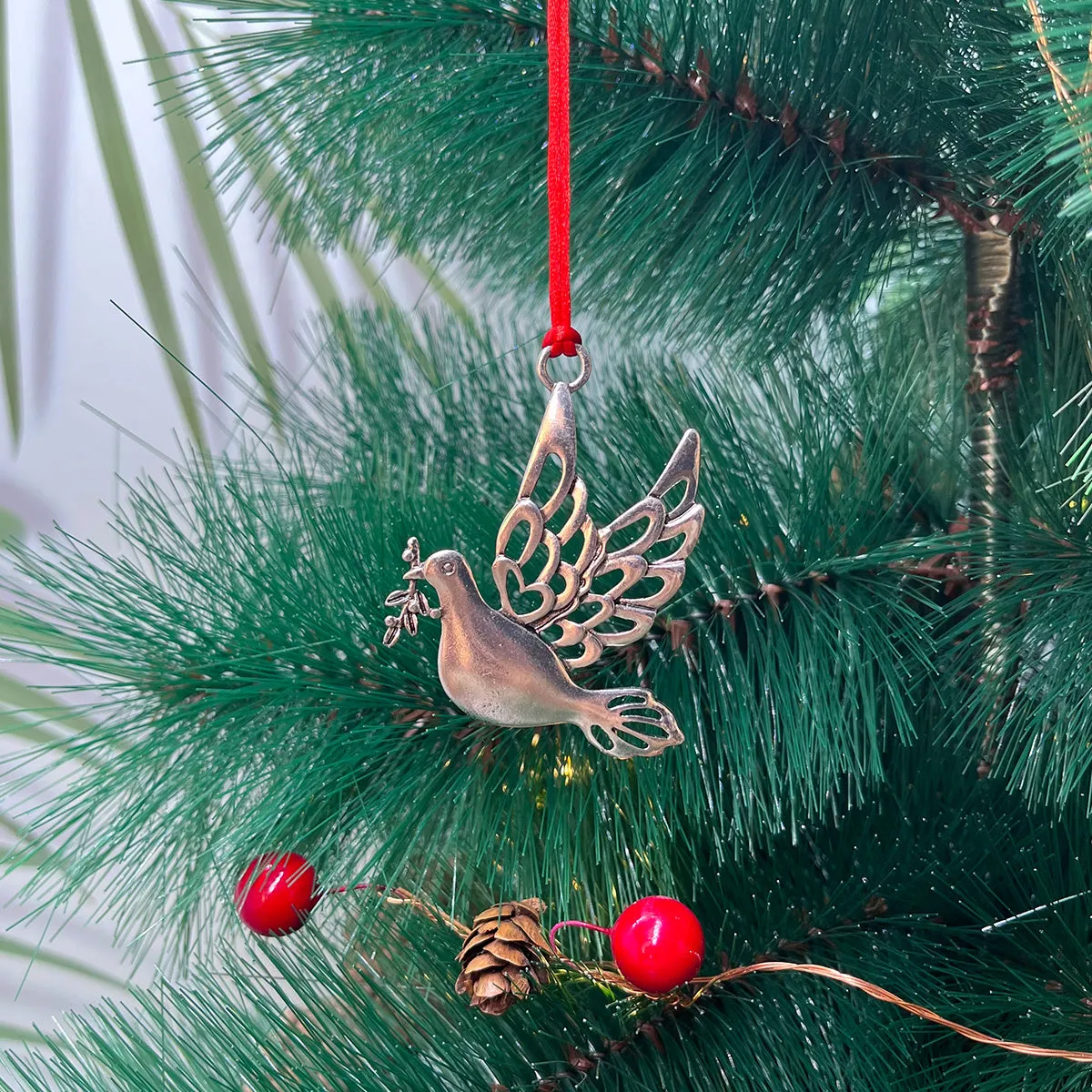 kkboxly 1pc Festive Metal Christmas Tree Pendant - Tree Toppers for Holiday Scene Decor, Room Decoration, Birthday Party Supplies, and Christmas Gift Ideas with Hanging Ornament Feature