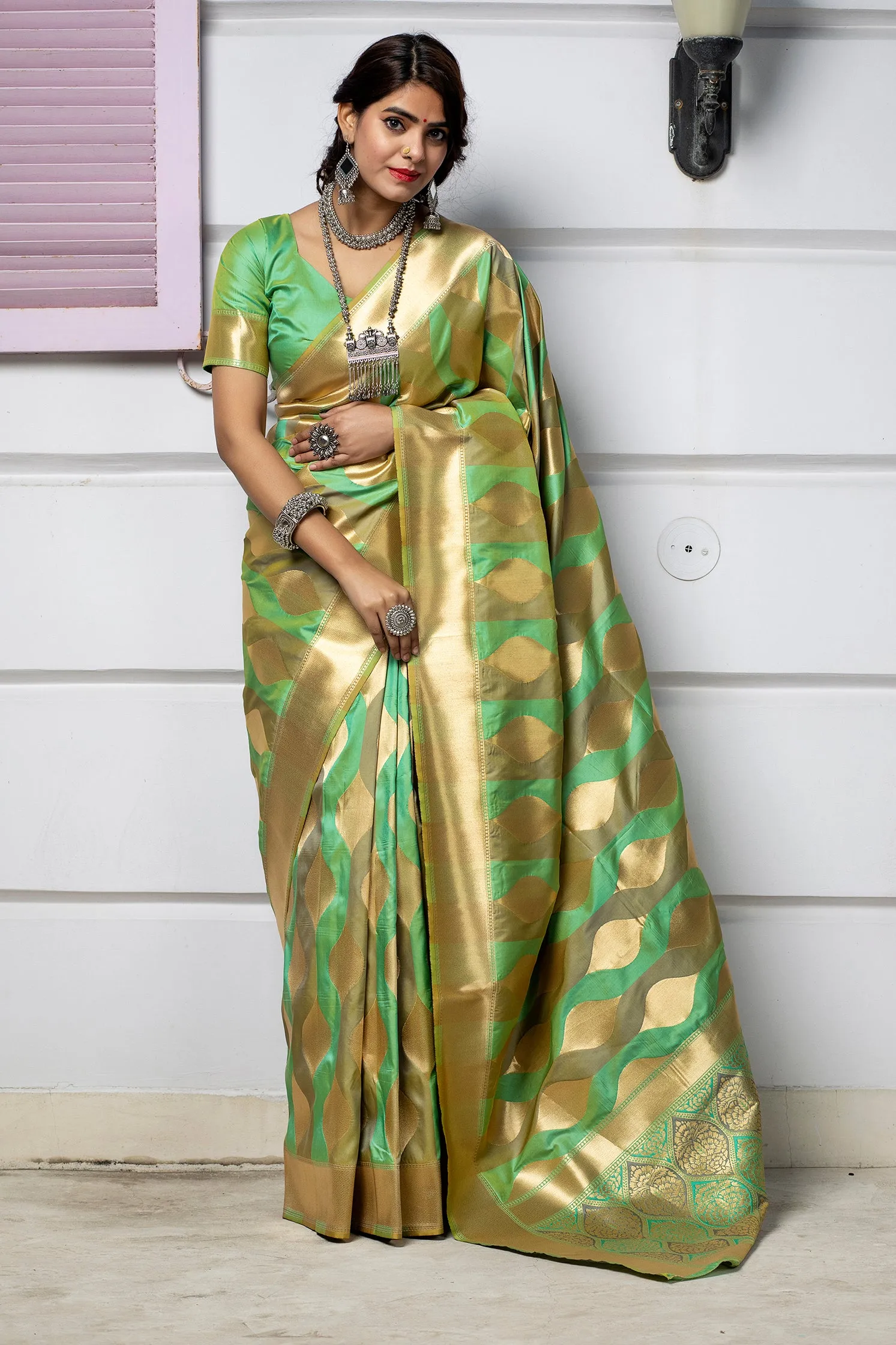 Light Green Banarasi Silk Traditional Saree With Blouse Piece