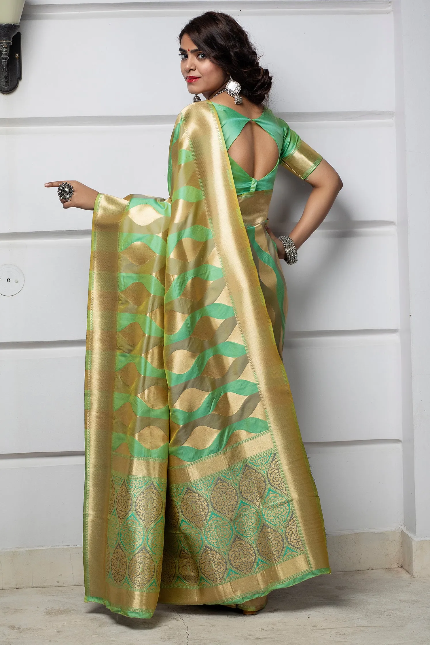 Light Green Banarasi Silk Traditional Saree With Blouse Piece