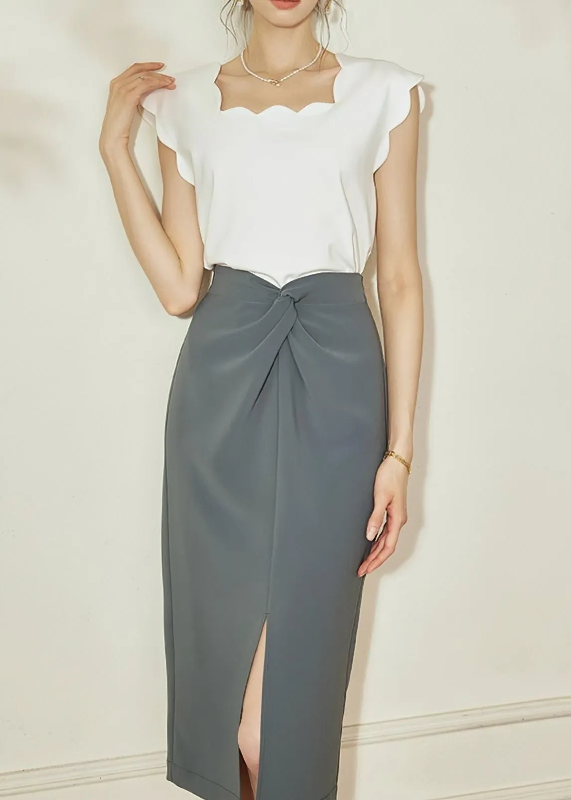 PLEATED SLIM SLIT SKIRT