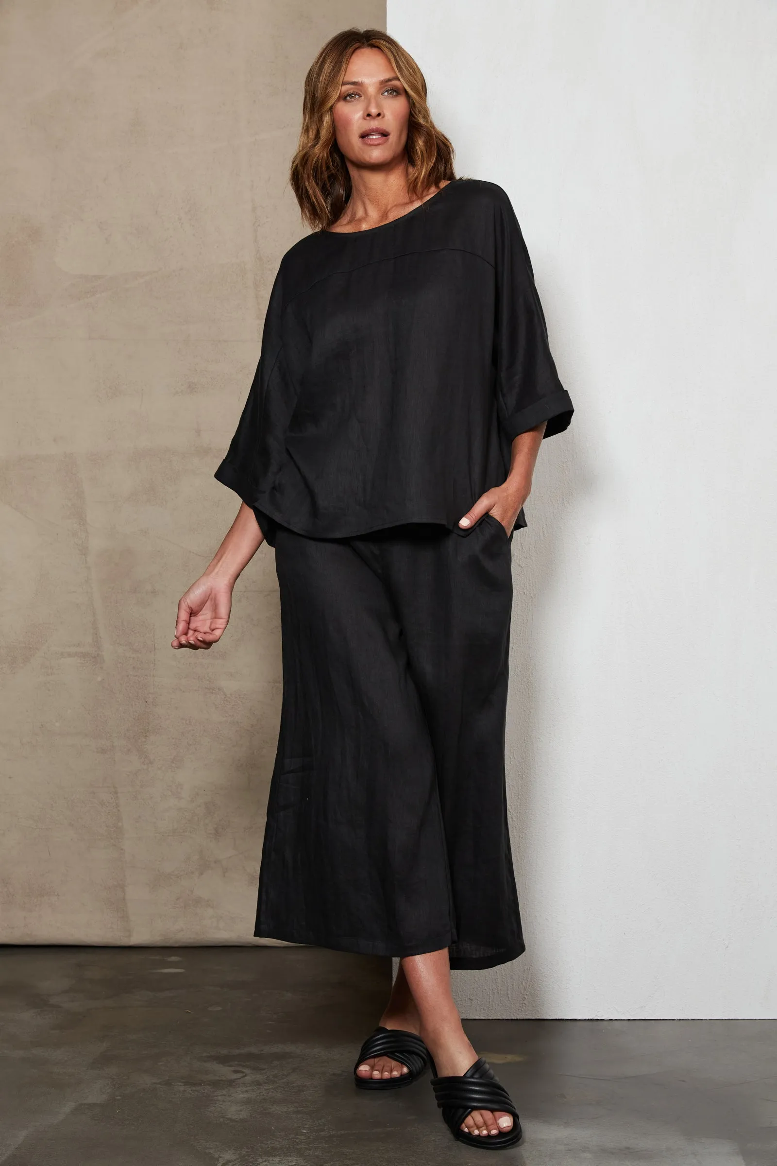 Studio Linen Relaxed Top - Black