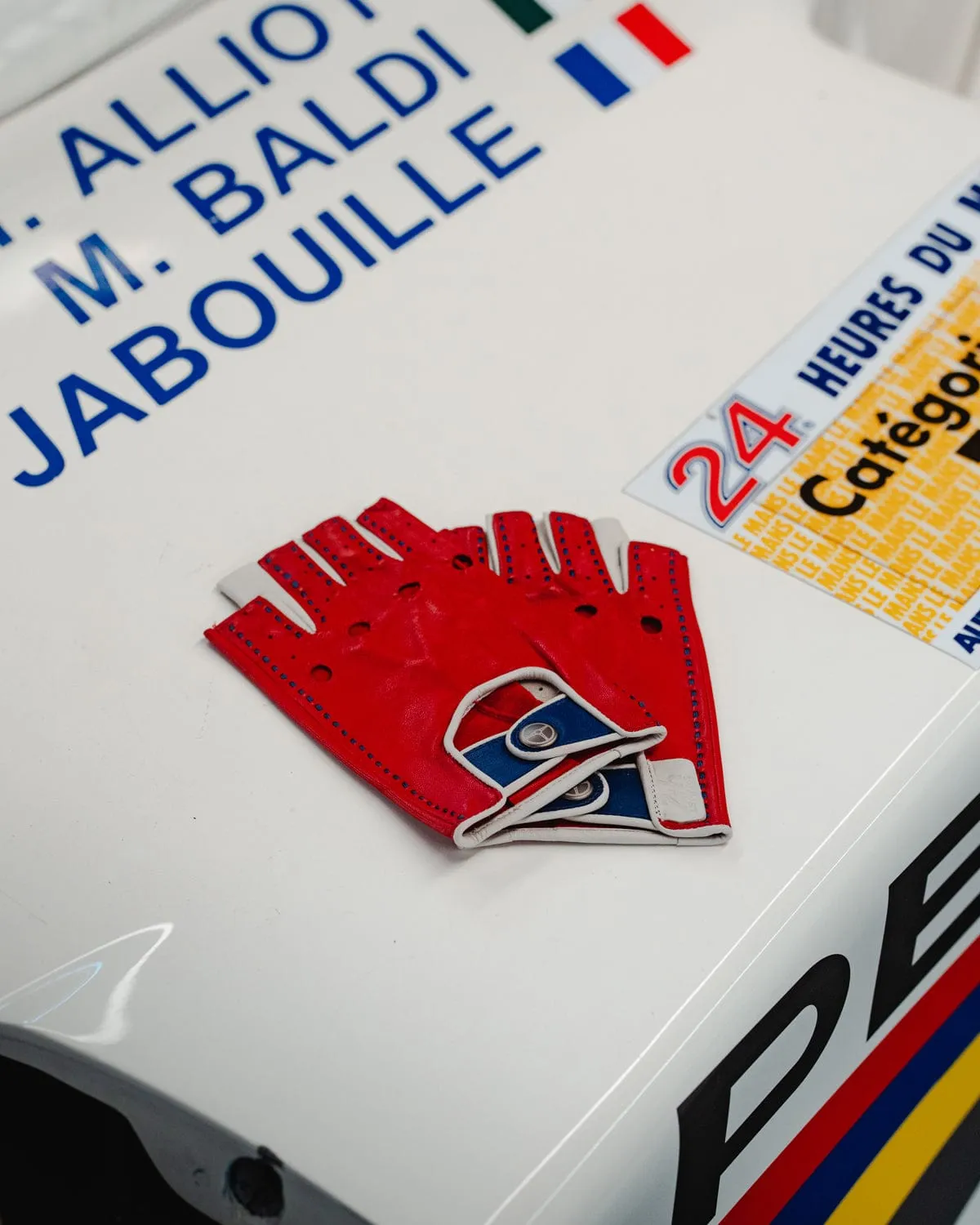 TERTRE ROUGE 24 Heures du Mans - Fingerless Driving Gloves - Racing Red/Bianco Italia/Tour de France Blue